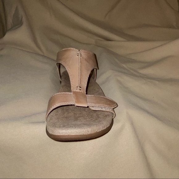 HOST PICK. TAOS Italian leather sandals - Picture 6 of 10